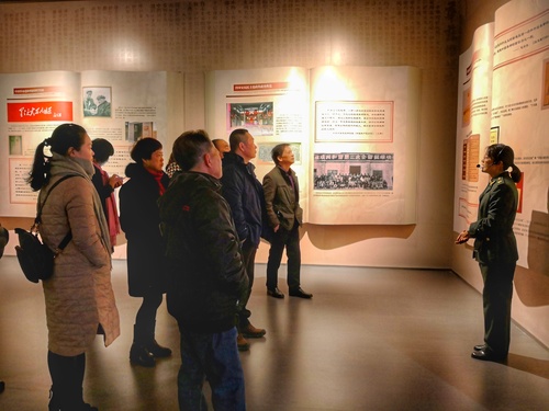 郭真豪：公司機(jī)關(guān)第四黨支部組織黨員開(kāi)展紅色教育活動(dòng).jpg