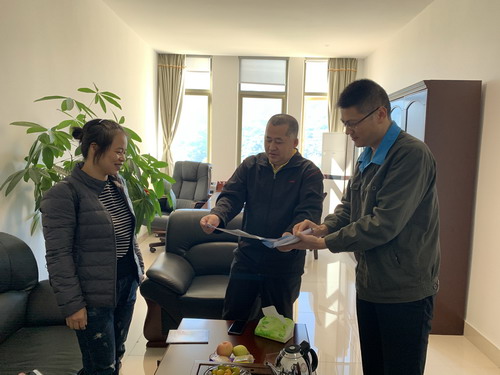 蘇艷麗：龍巖市總工會到龍巖分公司開展職工醫(yī)療互助保障指導工作_調整大小.jpg