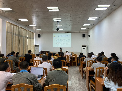 烽林連珂瑩：烽林分公司舉辦新聞宣傳培訓(xùn)班（授課現(xiàn)場）~1.jpg