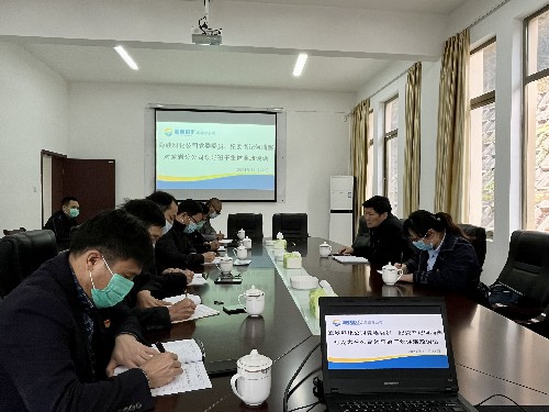 葉莉：海峽科化公司黨委委員、紀(jì)委書記何浦寨到龍巖分公司開展集體廉政談話~1.jpg