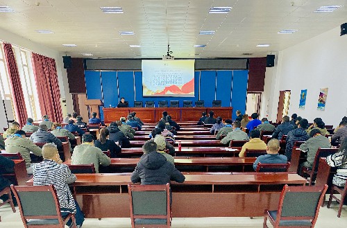 吳瑤：龍巖分公司舉行黨的十九屆六中全會精神及福建省第十一次黨代會精神專題宣講1~1.jpg