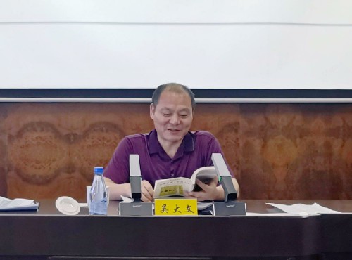 富興建設公司+王凱�?吳大文為富興建設公司永安黨支部黨員職工上黨課11~1.jpg