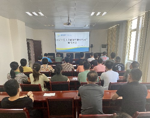 龍巖分公�?吳瑤+海峽科化龍巖分公司組織觀看國防電教片~1.jpg