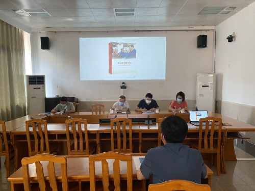 烽林連珂瑩：《閩山閩水物華新——習(xí)近平福建足跡》專題研討現(xiàn)場~1.jpg