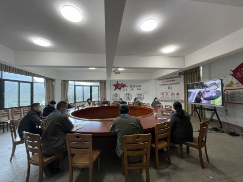 格式工廠海峽科化永安分公司李振祥：海峽科化公司黨委委員、紀(jì)委書記何浦寨到掛鉤聯(lián)系黨支部上黨課并參加主題黨日活動照片·.jpg
