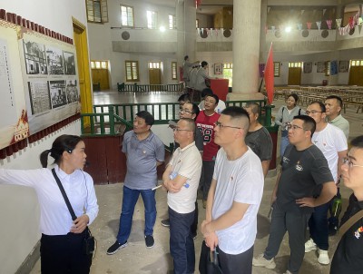 烽林連珂瑩：海峽科化公司黨委委員、副總經(jīng)理張賢鋒參加掛鉤聯(lián)系黨支部主題黨日活�?.jpg